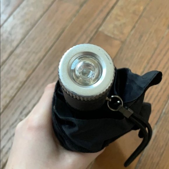 Samsonite Windguard Umbrella with LED Handle - Picture 3 of 5